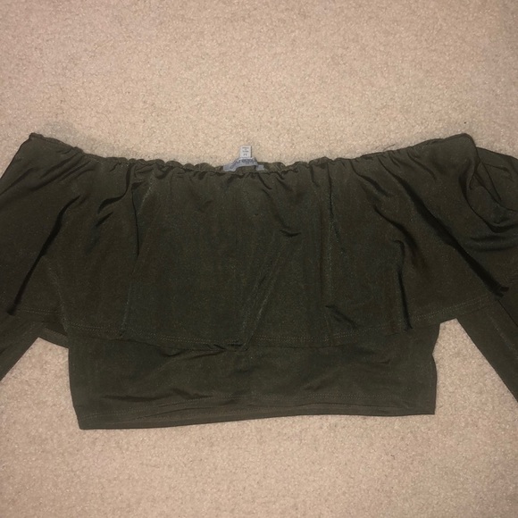 Medium off the shoulder crop top - Picture 3 of 3